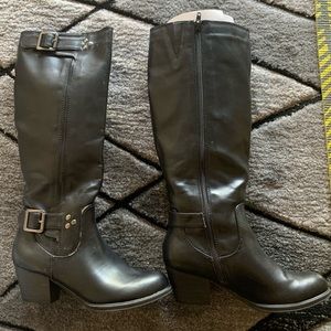 Never worn leather Aldo boots Hits just below knee